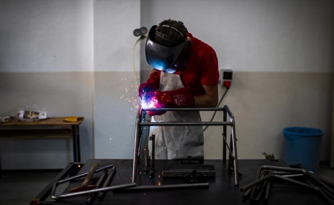 CSO'nun yeni binasındaki müzisyen koltuklarında meslek lisesi öğrencilerinin imzası var