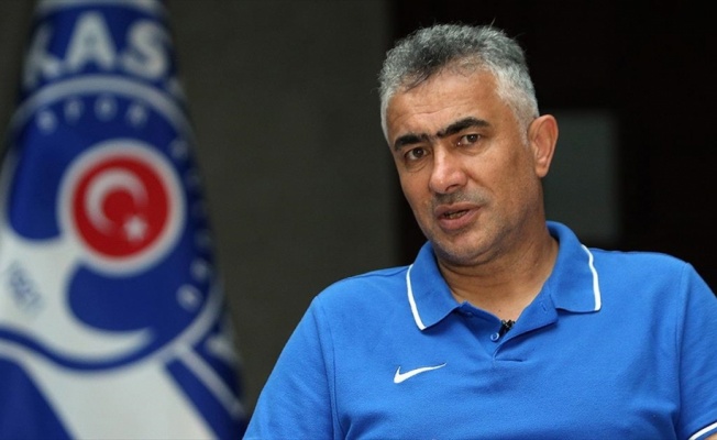 Kasımpaşa'da teknik direkt&ouml;r Mehmet Altıparmak ile yollar ayrıldı