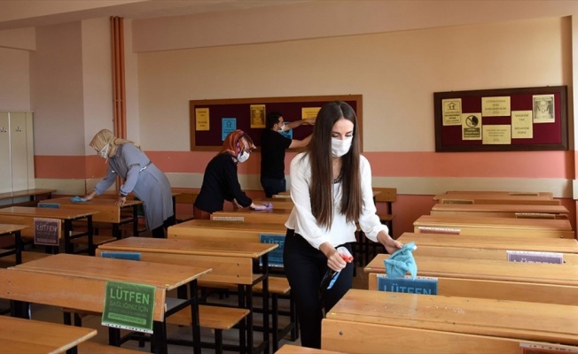 Okullarda yüz yüze eğitimde üçüncü aşama yarın başlıyor
