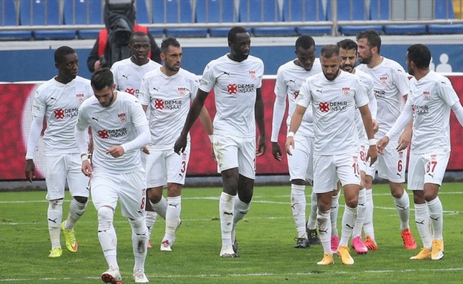 Sivasspor'un deplasmanda bileği bükülmüyor