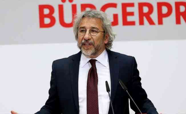 Can Dündar 'MİT tırları' davasında 27 yıl 6 ay hapis cezasına çarptırıldı