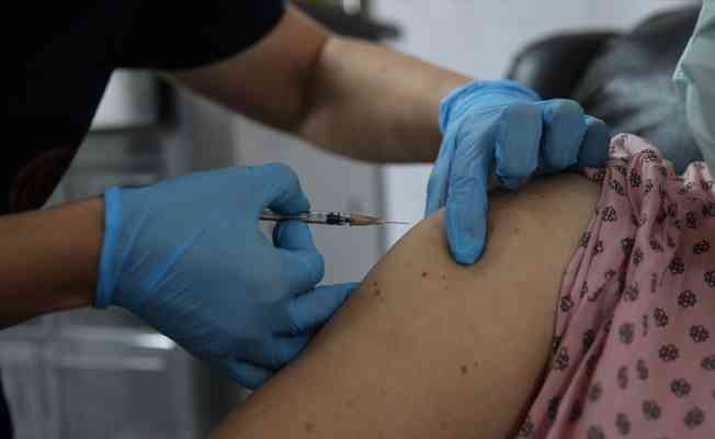 Kovid-19 aşılarının tesliminde uygulanacak KDV oranı y&uuml;zde 1 olarak belirlendi