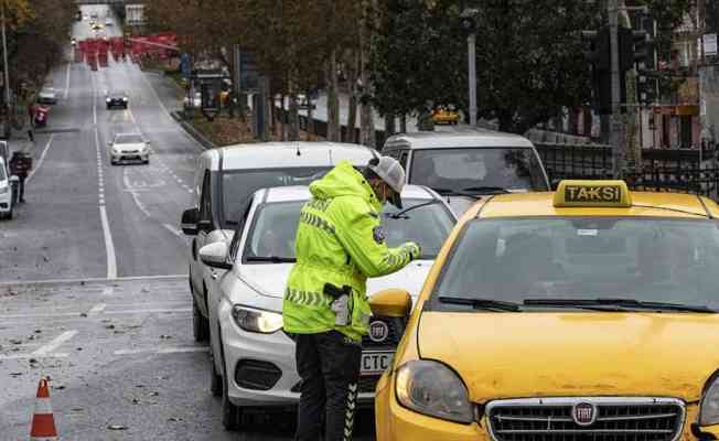 Yılbaşında hafta sonu kısıtlamalarındaki usul ve esaslar ge&ccedil;erli olacak
