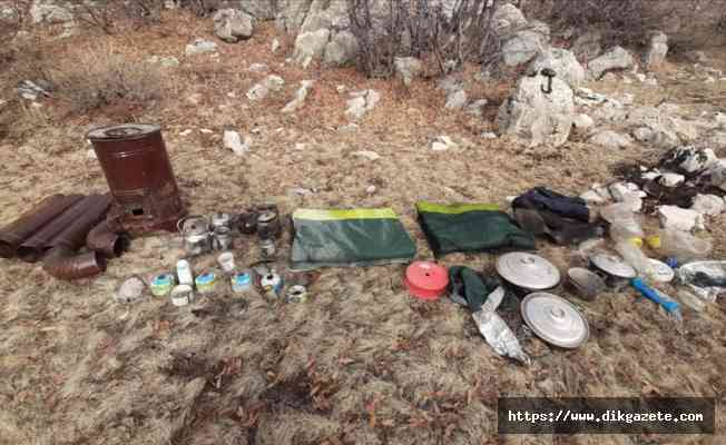 Malatya&#039;da kırsal alanda teröristlere ait malzemeler bulundu