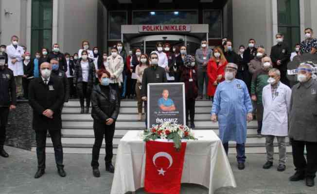 Samsun'da Kovid-19'dan ölen ortopedi uzmanı Necati Emirhan sonuç yolculuğuna uğurlandı