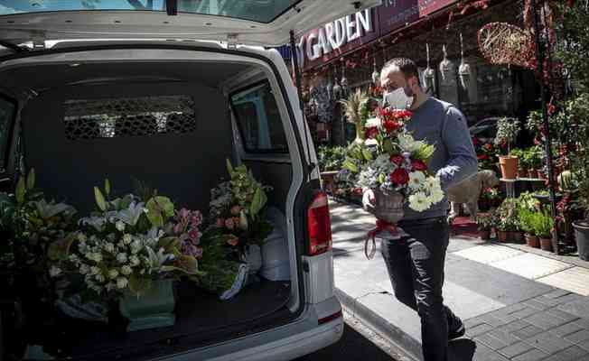Çiçek satan iş yerlerine sokağa çıkma kısıtlamasında '14 Şubat' muafiyeti getirildi