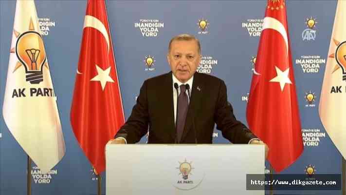 Cumhurbaşkanı Erdoğan: Parti içi kavgalardan AK Parti'yi mesul tutmak yüzsüzlüktür