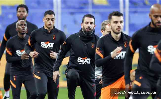 Galatasaray'da Mustafa Muhammed derbiye ilk 11'de başladı