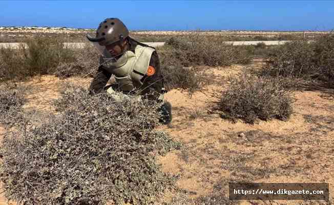 Libya ordusu Sirte-Misrata yolunu mayınlardan temizliyor
