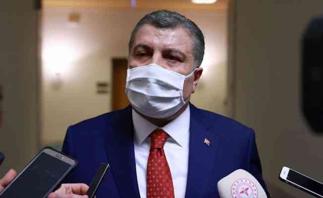 Sağlık Bakanı Koca: Bu dönemde vatandaşımızın zihnini bulandırmak isteyen ve siyasi arenaya çekmek isteyenler var