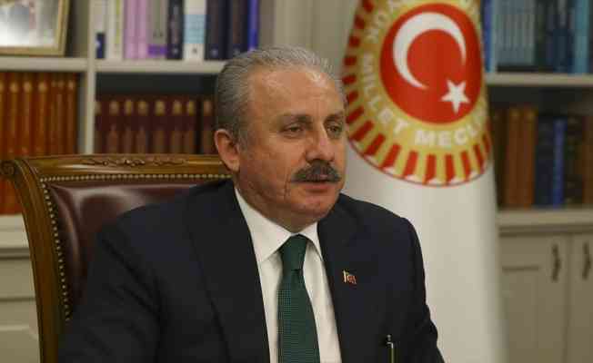 Şentop: Yeni anayasa konusunda niyet okumayı bir kenara bırakarak herkesin, bu işin olabilirliğini denemesi gerekir