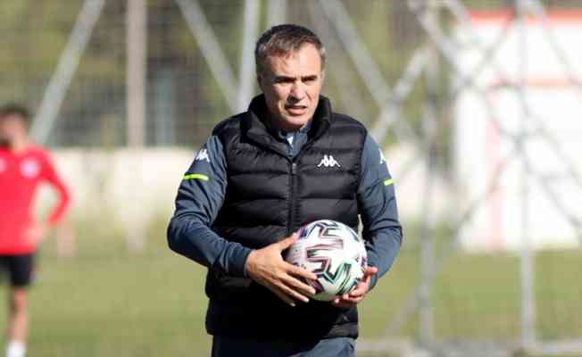 Teknik direktör Ersun Yanal kulüp kariyerinde 700. maçına çıkacak