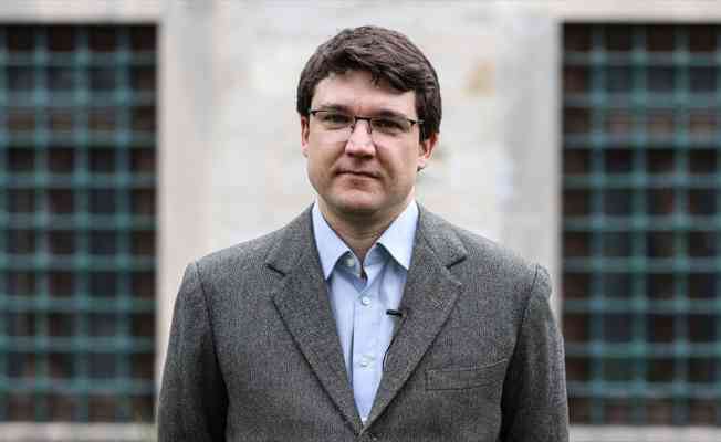 İsviçreli Müslüman araştırmacı 10 yıldır Süleymaniye Kütüphanesi&#039;nde el yazmalarını inceliyor