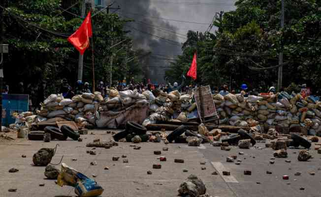 Myanmar'da protestolara ordunun müdahalesi sonucu 8 kişi yaşamını yitirdi