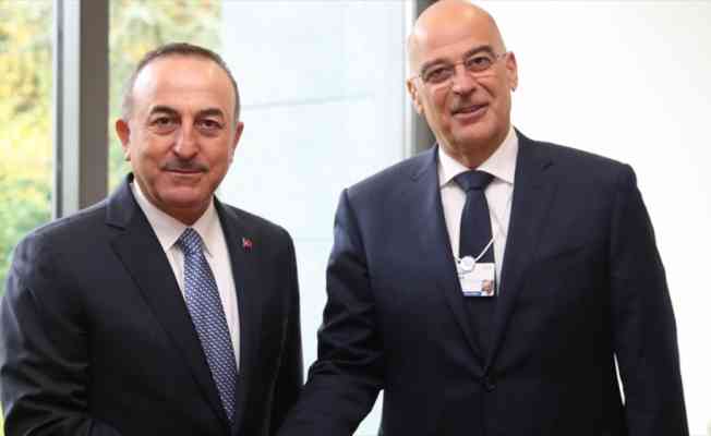 Yunan Dışişleri Bakanı Dendias 'mevkidaşı ve arkadaşı' Çavuşoğlu ile uygun atmosferde buluşmak istiyor