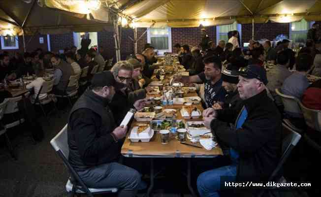 ABD'li M&uuml;sl&uuml;man yardım kuruluşu Zekat Vakfı ramazanda 100 bin &ouml;ğ&uuml;n yemek dağıtacak