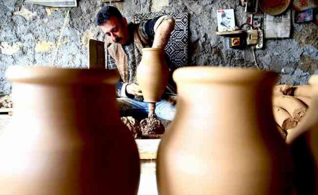 Avanos&#039;ta çanakları pişiren ustalar 900 derecelik ısıda oruç tutuyor