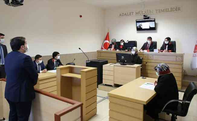 Hakim ve savcı adayları 'kurgusal duruşma' yaparak bilgilerini pratiğe dönüştürüyor