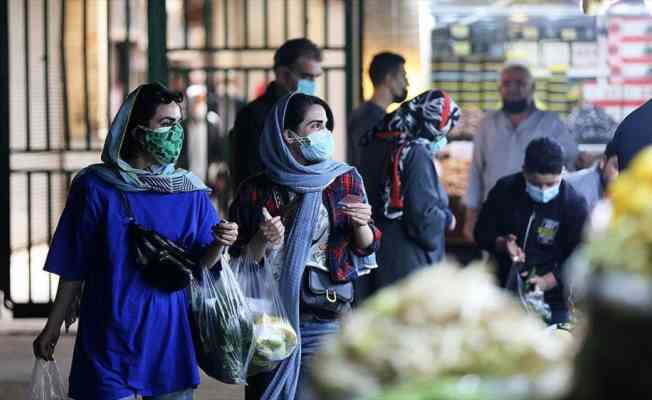 İran'da son 24 saatte 453 kişi Kovid-19'dan hayatını kaybetti