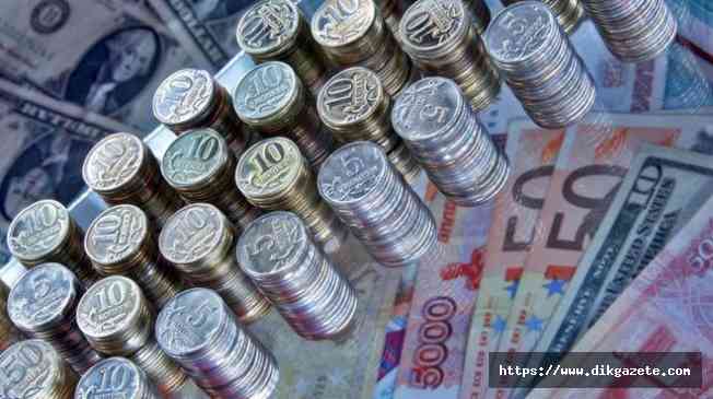 Rus uzman Zeltser, rublenin ne zaman güçleneceğini tahmin etti