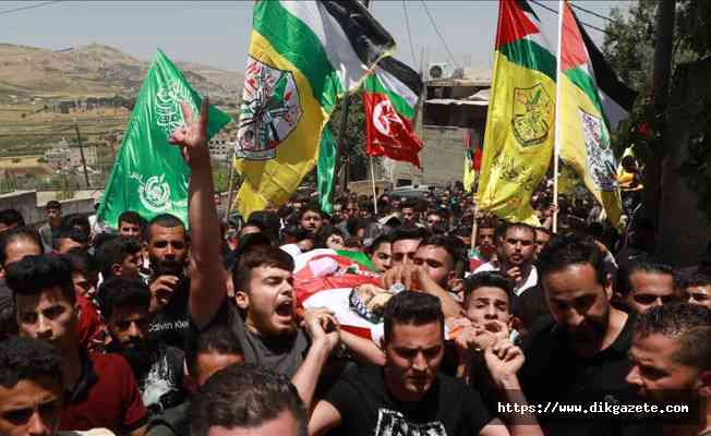 Batı Şeria, çocuk şehidini son yolculuğuna uğurladı