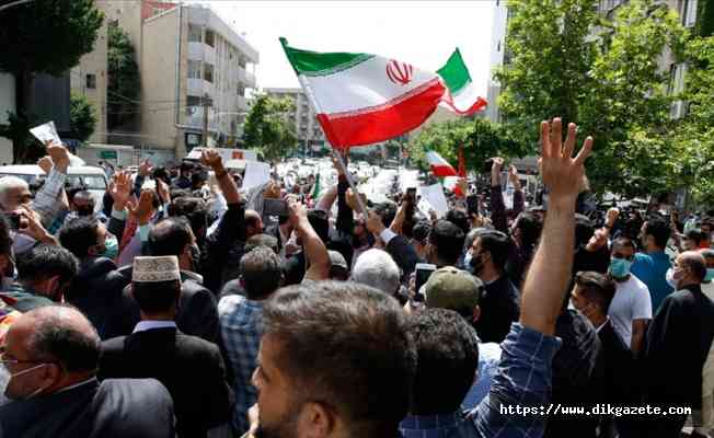 İran Cumhurbaşkanlığı seçimlerinde güçlü reformist adayların veto edilmesi nasıl bir dönemin ipucunu veriyor?