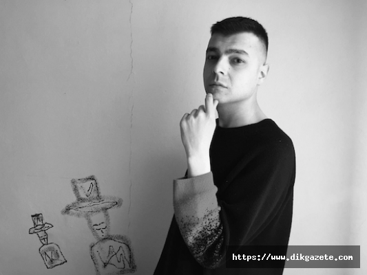 Orhan Çelik’in “Şapka Devrimi” sergisi 1 Haziran’a kadar izleyicilerini bekliyor