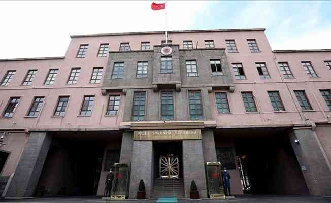 Suriye'den T&uuml;rkiye'ye yasa dışı yollarla girmeye &ccedil;alışan 4 kişi yakalandı