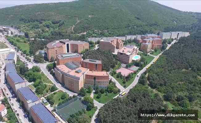 Yeditepe Üniversitesi'nin “liselilere özel yaz okulu“ üniversiteli olmaya hazırlıyor