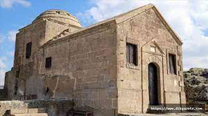 Yüksek Kilise ihtişamıyla ziyaretçilerini bekliyor