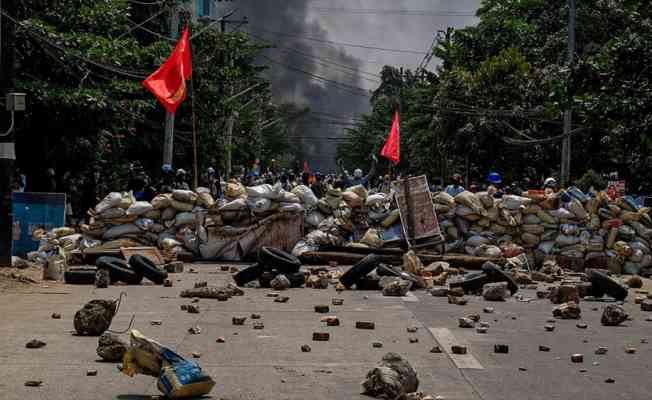 BM, Myanmar'dan yaklaşık 10 bin kişinin Hindistan ve Tayland sınırına sığındığını açıkladı