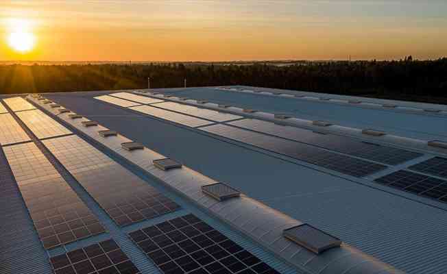 Elektrikte sanayi ve ticarethane aboneleri yatırım maliyeti olmadan &ccedil;atılarına g&uuml;neş santrali kurabilecek