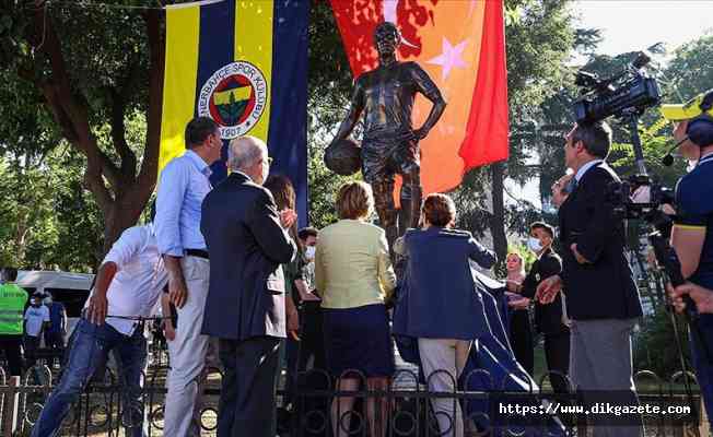 Fenerbahçe ve Türk sporunun efsane isimlerinden Can Bartu'nun heykelinin açılışı yapıldı