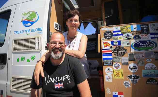 Karavanda yaşayan İngiliz çift, salgın sürecini güvenli buldukları Türkiye'de geçiriyor