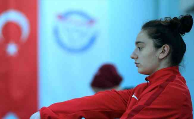 Milli halterciler Nuray Levent ve Ferdi Hardal Tokyo'ya kota kazandı