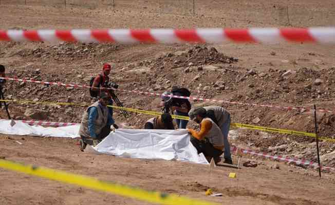 Musul'da DEAŞ'ın katlettiği 500 kişilik iki toplu mezar bulundu