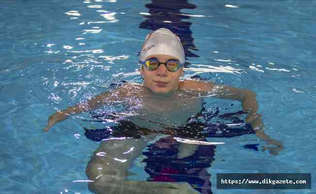 Paralimpik milli yüzücü Koral Berkin Kutlu ile milli eskrimci Hakan Akkaya'dan olimpiyat kotası