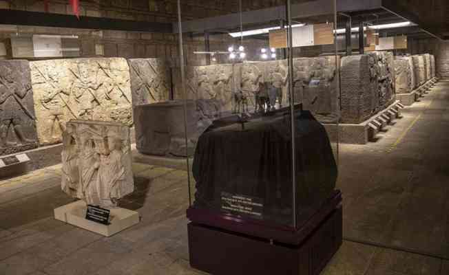 Yurt dışındaki 4 bin 862 k&uuml;lt&uuml;r varlığı T&uuml;rkiye'ye iade edildi