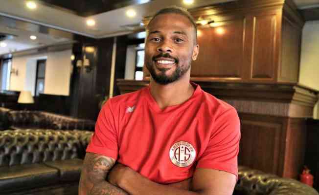Antalyaspor'un golc&uuml;s&uuml; Fredy finalde kaybedilen T&uuml;rkiye Kupası'nı bu yıl kazanmak istiyor