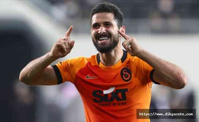 Galatasaray'da Emre Akbaba'nın sözleşmesi 2 yıl uzatıldı