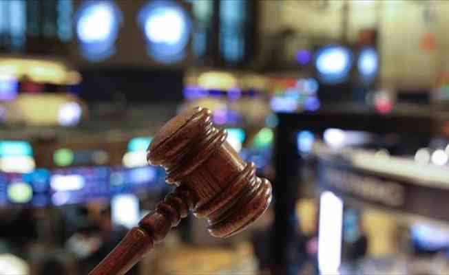 K&uuml;resel piyasalarda artan belirsizliklere karşın ABD borsaları rekor kırmaya devam etti