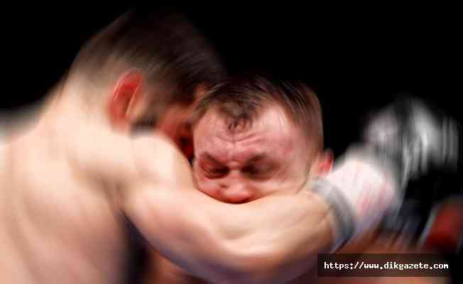 Tokyo 2020&#039;de boks maçında &#039;kulağı ısırma&#039; teşebbüsü