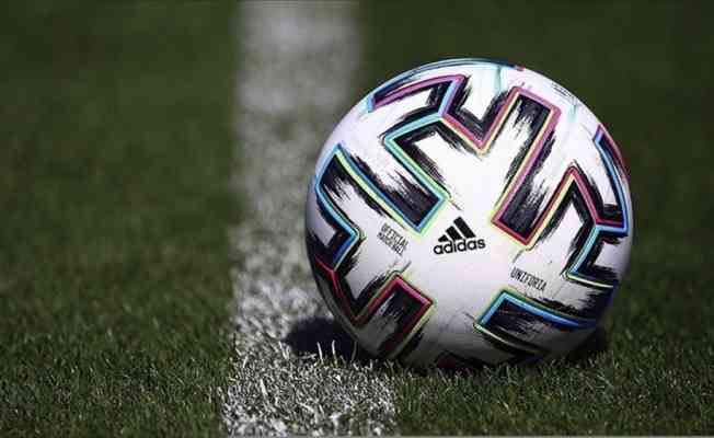 Türk futbol kulüpleri 5 yılın ardından yurt dışından bonservisli oyuncu transferinde açık verdi