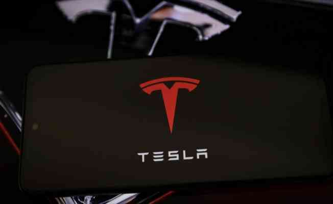 ABD'nin Florida eyaletinde gelişmiş sürücü destek sistemi bulunan Tesla, iki araca çarptı