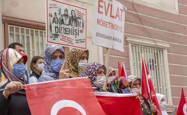 Diyarbakır anneleri evlat nöbetinde 3. yıla girerken herkese 'yanımızda olun' çağrısı yaptı