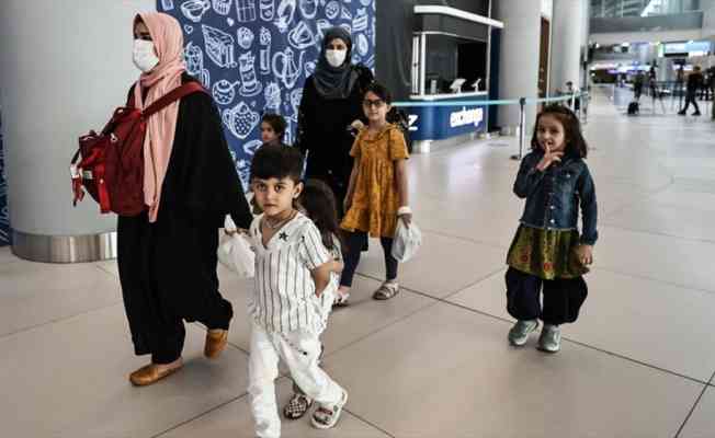 Kabil'den tahliye edilen 273 T&uuml;rk vatandaşı, İslamabad'dan İstanbul'a getirildi