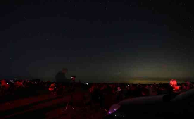 Karacabey Longozu'nda 2 bin kişi meteor yağmurunu izledi