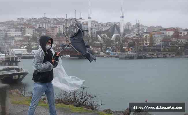 Batı Karadeniz B&ouml;lgesi ve bazı illerde yarın g&ouml;k g&uuml;r&uuml;lt&uuml;l&uuml; sağanak bekleniyor