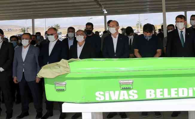 İçişleri Bakanı Süleyman Soylu, Sivas'ta şehit annesinin cenaze törenine katıldı