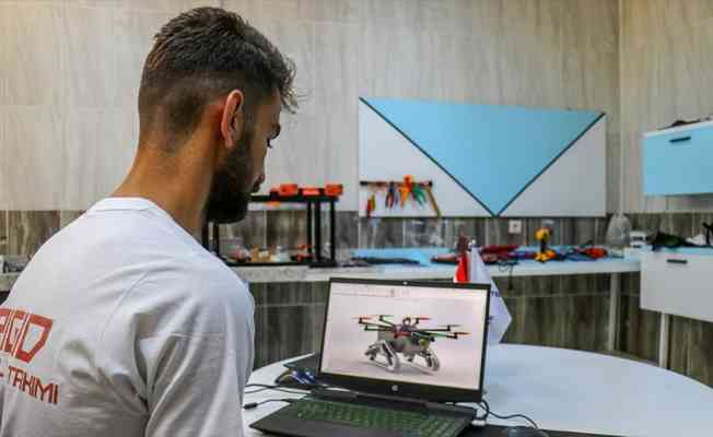 Van'da tasarladıkları amfibik araçla TEKNOFEST'te yarışacaklar